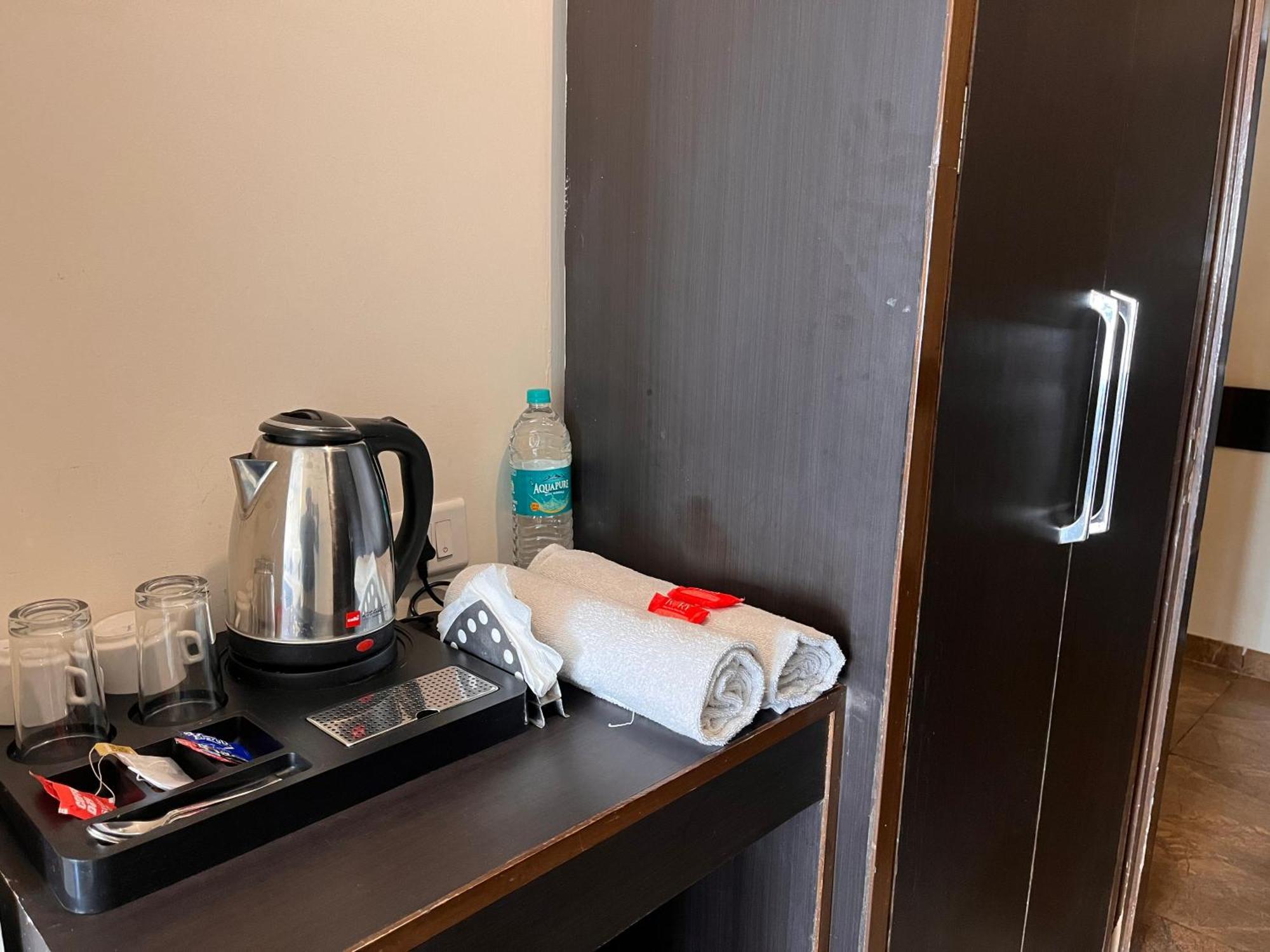 Hotel Jb Residency !! Luxurious & Royal Balcony Rooms !! Large Rooms Zirakpur Ngoại thất bức ảnh
